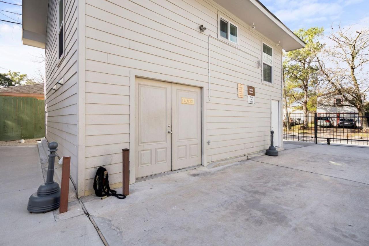 East Downtown Mico-Luxe Container Living Pod #8 Apartment Houston Exterior photo