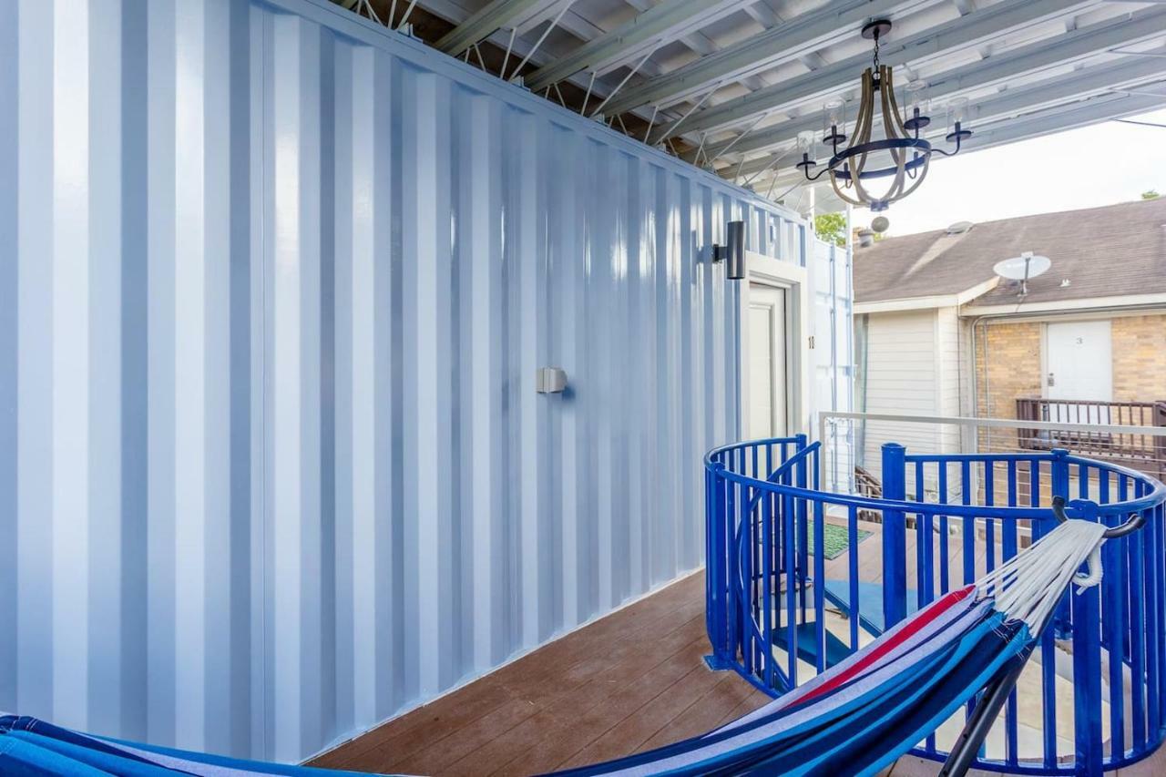 East Downtown Mico-Luxe Container Living Pod #8 Apartment Houston Exterior photo